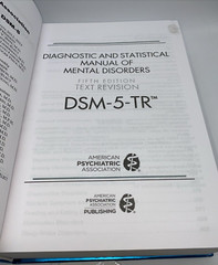 Diagnostic and Statistical Manual of Mental Disorders : DSM-5-TR Hardcover