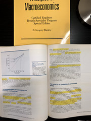 Principles of Macroeconomics (6th Edition) Paperback+Special Edition Mankiw Book