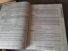 The Official ACT Prep Guide 2023-2024 : Book + 8 Practice Tests +