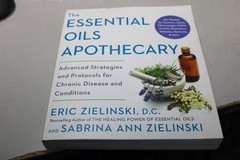 The Essential Oils Apothecary: – Paperback, by Zielinski DC Eric; – New